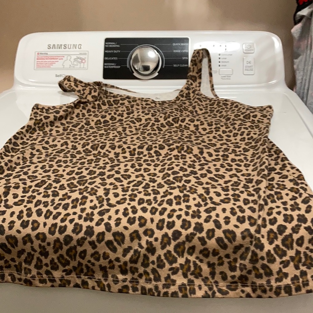 So xl women’s tank top, never worn